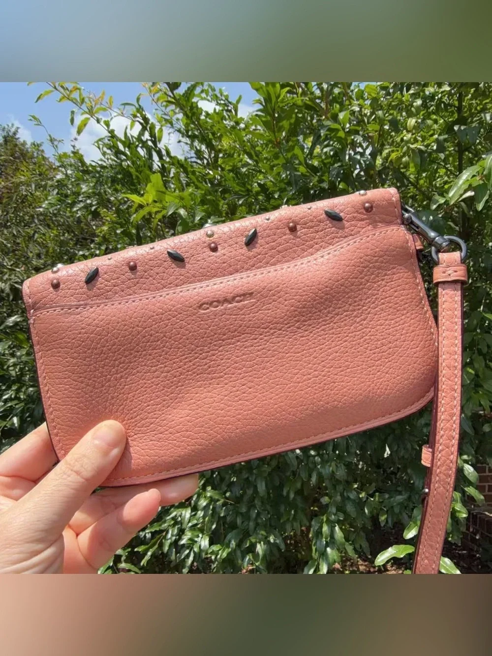 EUC COACH 1941 CLUTCH WITH PRAIRIE RIVETS 29715